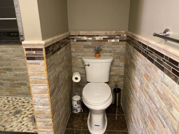 Alina & Fanny - Philadelphia 1210 Mt Vernon St : photo 7 de la chambre chambre lit queen-size