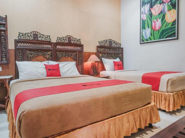 RedDoorz near Galeria Mall 2 : photo 1 de la chambre chambre familiale