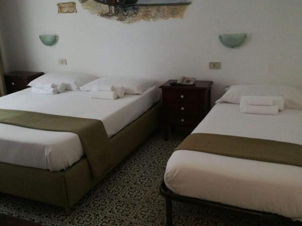 Hotel Elite : photo 2 de la chambre chambre triple