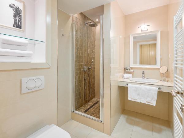 Piazza Heritage Hotel : photo 8 de la chambre chambre double ou lits jumeaux de luxe - vue sur ville