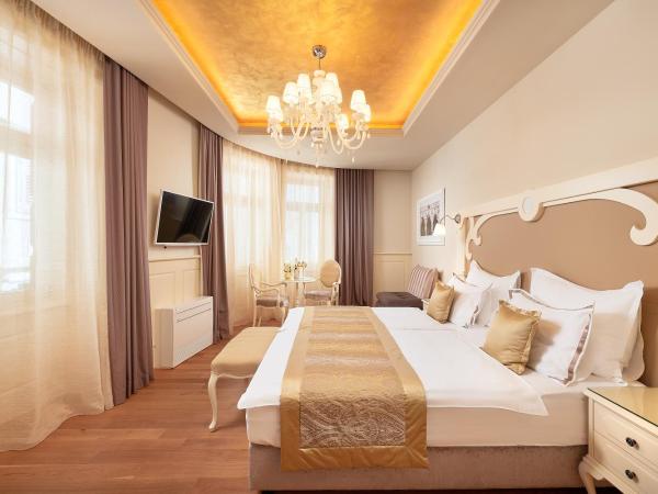 Piazza Heritage Hotel : photo 1 de la chambre chambre double ou lits jumeaux supérieure avec vue sur ville