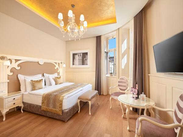 Piazza Heritage Hotel : photo 6 de la chambre chambre double ou lits jumeaux supérieure avec vue sur ville