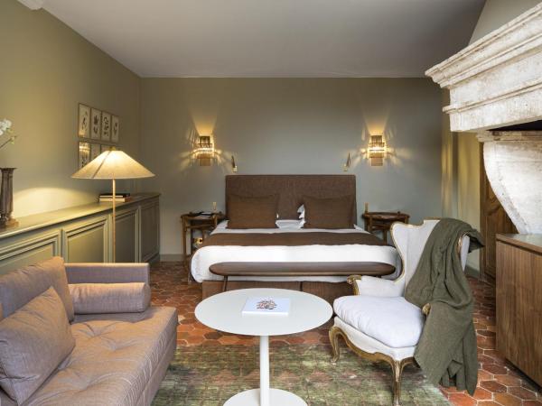 Baumanière - Les Baux de Provence : photo 1 de la chambre chambre de luxe avec terrasse