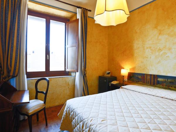 Hotel Croce Di Malta : photo 2 de la chambre chambre simple