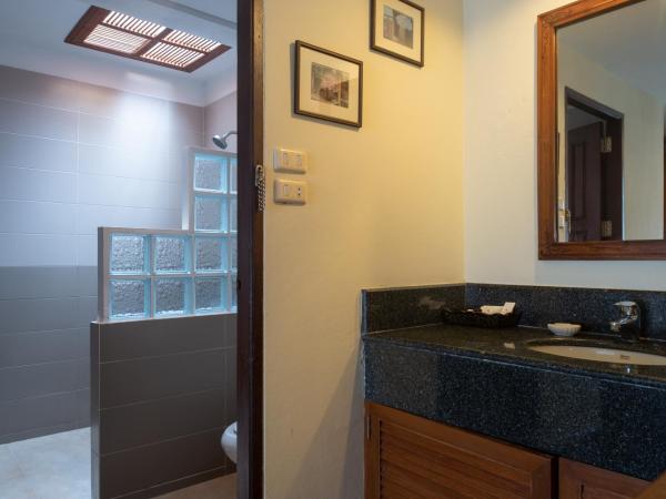 Royal Lanta Resort & Spa : photo 7 de la chambre chambre double dans villa deluxe - vue sur jardin