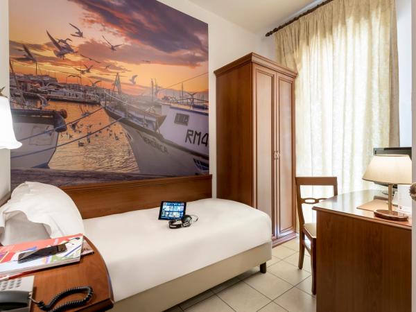 Sovrana Hotel & SPA : photo 2 de la chambre chambre simple avec balcon
