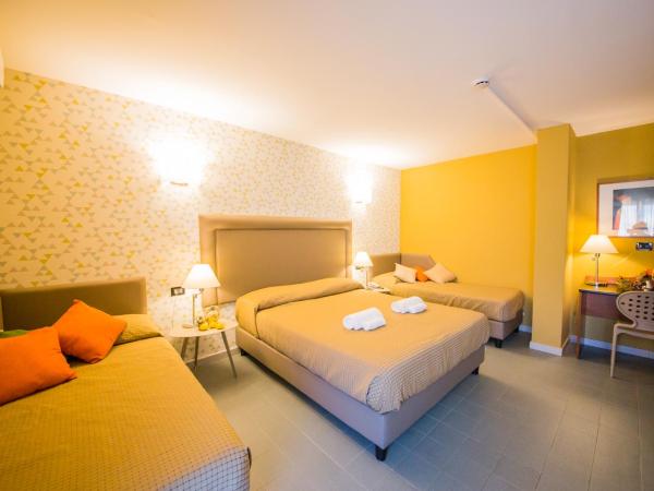 Albergo Athenaeum : photo 9 de la chambre chambre triple