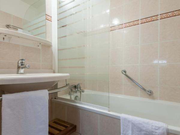 Résidence Pierre & Vacances Les Bleuets : photo 5 de la chambre studio avec couchage en alcôve (4 personnes) - côté sud