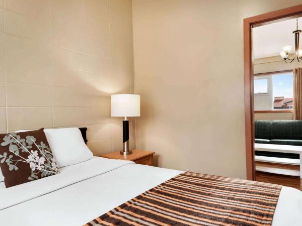 Thriftlodge Edmonton : photo 3 de la chambre suite studio lit queen-size - non-fumeurs