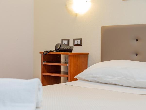 Hotel Villa Piras : photo 3 de la chambre chambre double ou lits jumeaux Économique