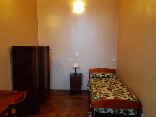 Hotel El Pibe : photo 4 de la chambre chambre simple avec salle de bains commune