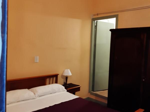 Hotel El Pibe : photo 5 de la chambre chambre double avec salle de bains privative