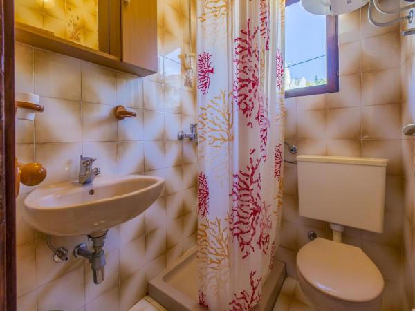 Rooms ZELJKA 2 : photo 5 de la chambre chambre triple - premier Étage