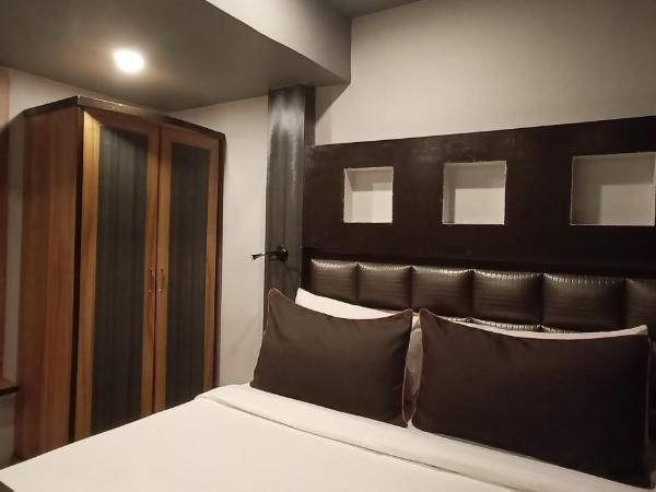 Hotel Maan Residency : photo 3 de la chambre suite