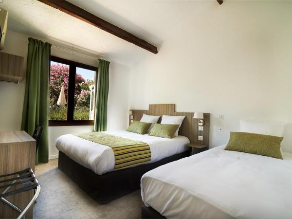 Maison des Croisades : photo 2 de la chambre chambre triple - vue sur canal
