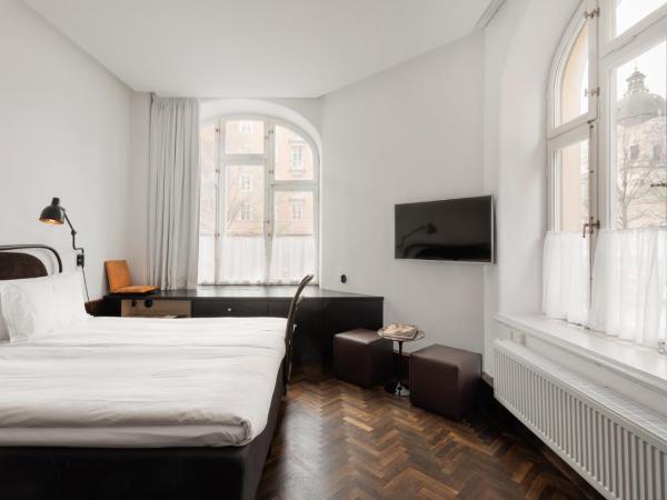Miss Clara by Nobis, Stockholm, a Member of Design Hotels™ : photo 1 de la chambre chambre d'angle deluxe avec 1 lit king-size