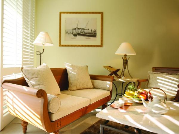 The Residence Mauritius : photo 3 de la chambre chambre coloniale double ou lits jumeaux - vue sur jardin