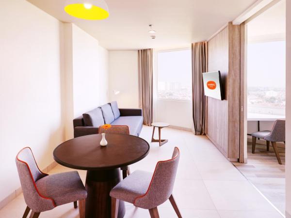HARRIS Hotel & Conventions Bundaran Satelit Surabaya : photo 4 de la chambre suite harris 
