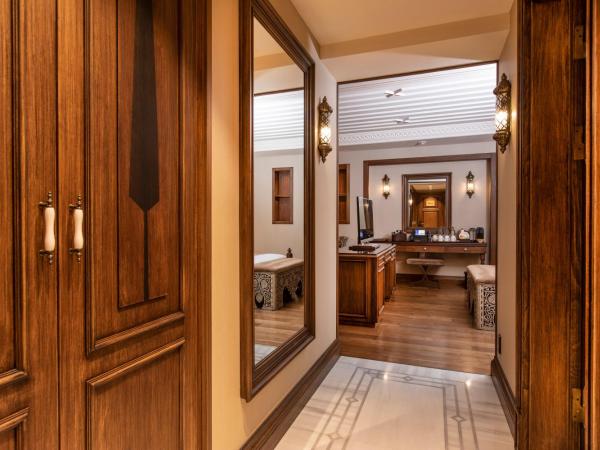 AJWA Sultanahmet - Preferred Hotels LVX Collection : photo 5 de la chambre suite familiale - vue sur jardin vertical