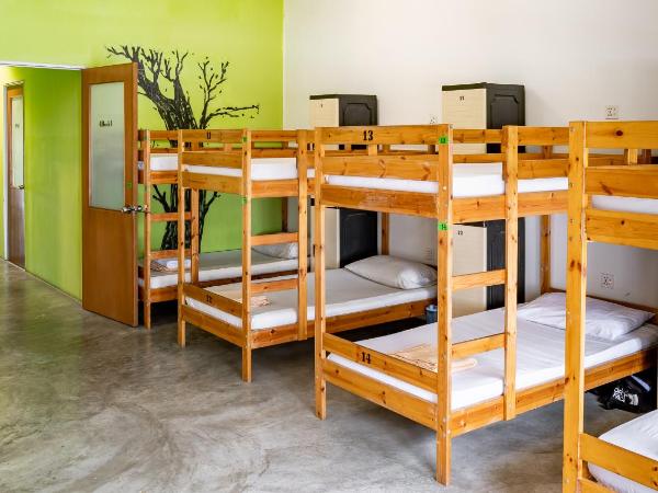 PODs The Backpackers Home & Cafe, Kuala Lumpur : photo 3 de la chambre lits superposés dans dortoir mixte de 16 lits