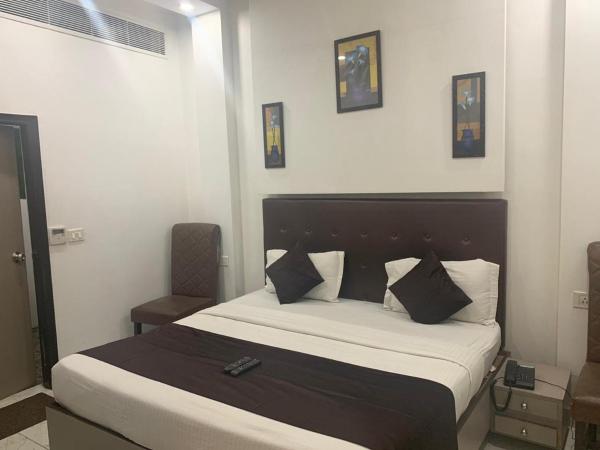 Red inn : photo 6 de la chambre deluxe double room with bath - indian nationals only