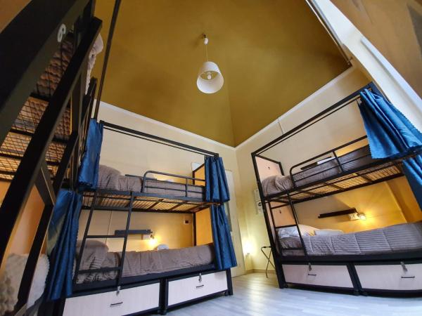 CconfortHotels Host Bari Centrale SELF CHECK IN : photo 4 de la chambre lit superposé dans dortoir mixte