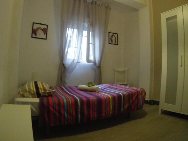 La casita de Pepe - piso compartido : photo 7 de la chambre chambre simple standard avec salle de bains commune