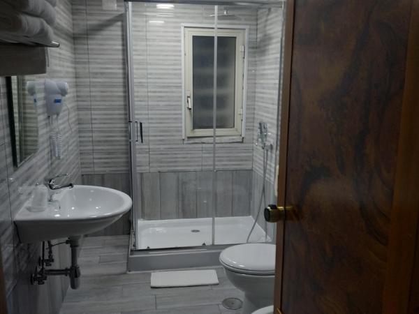 Hotel Luna Rossa : photo 6 de la chambre chambre triple