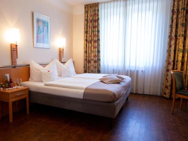 Stadthaushotel Hamburg - Inklusionshotel : photo 3 de la chambre chambre double - accessible aux personnes à mobilité réduite 