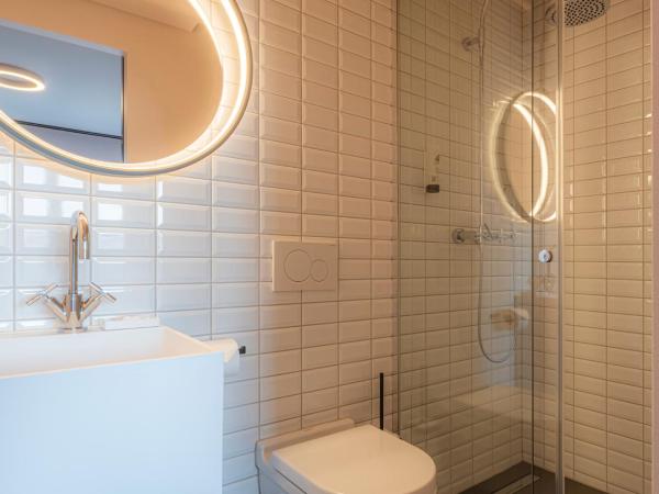 BLOOM Boutique Hotel & Lounge Basel : photo 3 de la chambre chambre triple avec terrasse