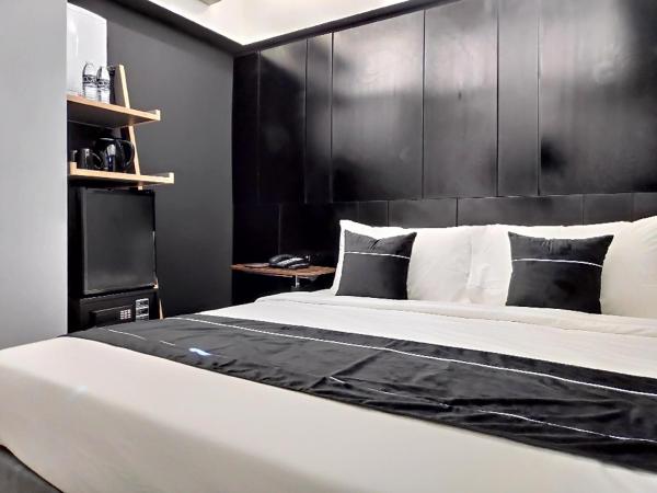 Loop On Leith George Town Penang Hotel : photo 6 de la chambre violet standard room