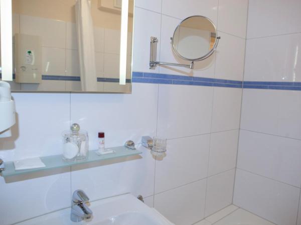 Hotel Baden : photo 1 de la chambre chambre double ou lits jumeaux