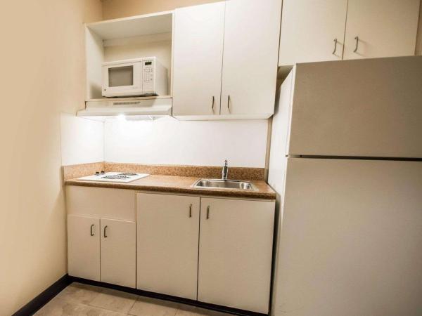 Tampa Bay Extended Stay - Airport : photo 1 de la chambre efficiency queen room - accessible/non-smoking