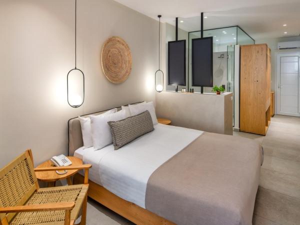 Callia Retreat Suites - Adults Only : photo 7 de la chambre suite premium avec jacuzzi privé extérieur