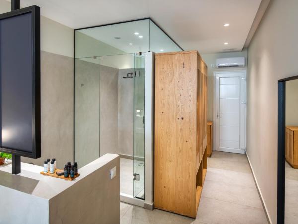 Callia Retreat Suites - Adults Only : photo 4 de la chambre suite premium avec jacuzzi privé extérieur