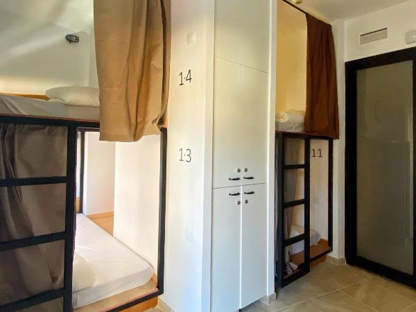 Hostel Numero Trece : photo 3 de la chambre lit dans dortoir mixte de 8 lits