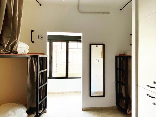 Hostel Numero Trece : photo 1 de la chambre lit dans dortoir mixte de 8 lits