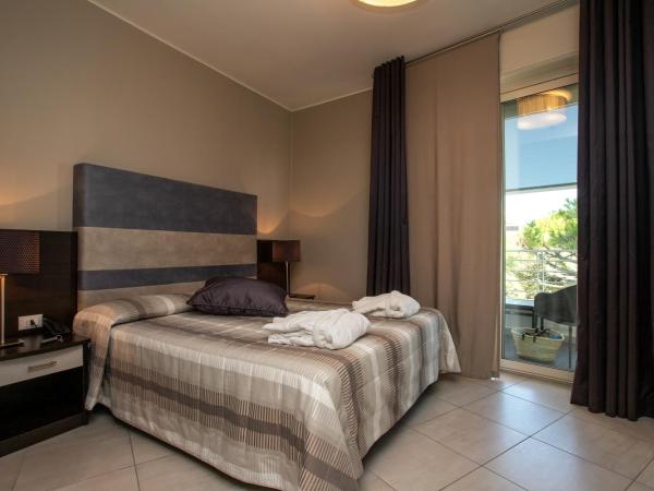Hotel Mariver : photo 1 de la chambre chambre double ou lits jumeaux standard - vue sur place