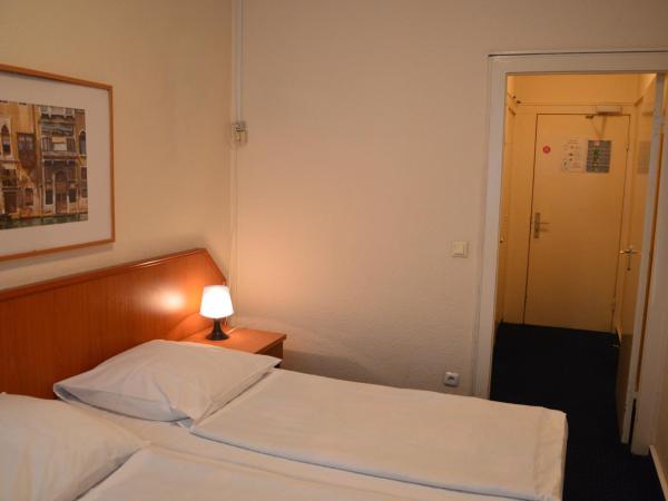 Hotel Mercedes/Centrum : photo 2 de la chambre chambre quadruple