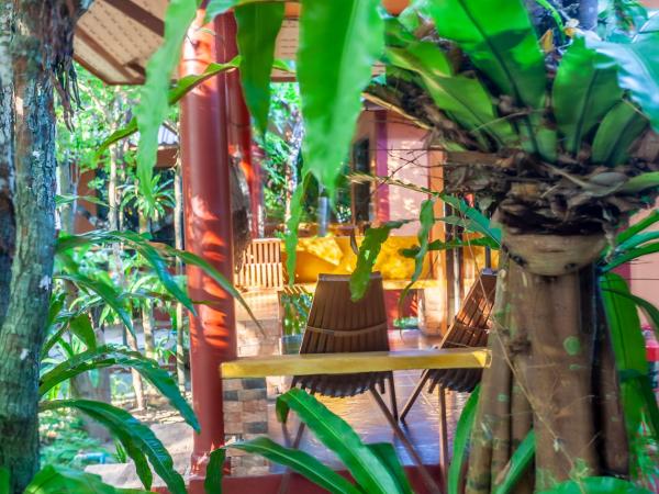 Lanta Pearl Beach Resort : photo 1 de la chambre bungalow avec climatisation