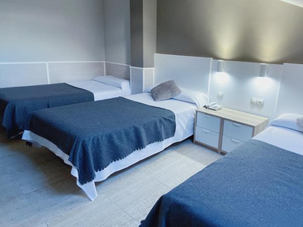 Hotel Rio Arga : photo 6 de la chambre chambre triple