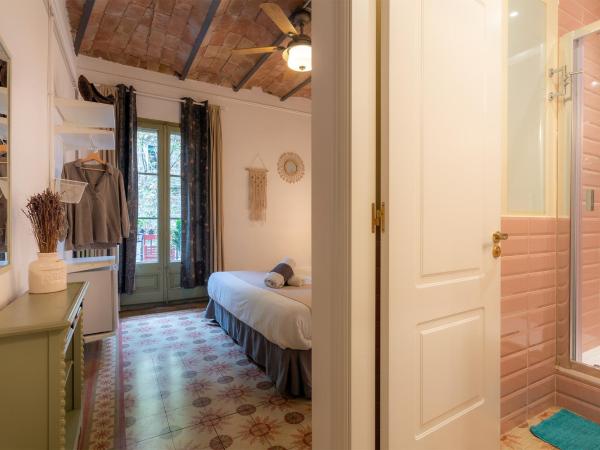 Primavera Hostel : photo 2 de la chambre chambre double avec salle de bains privative