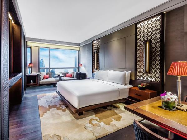 Regent Chongqing - Complimentary 1st round mini bar daily : photo 1 de la chambre king classic river view