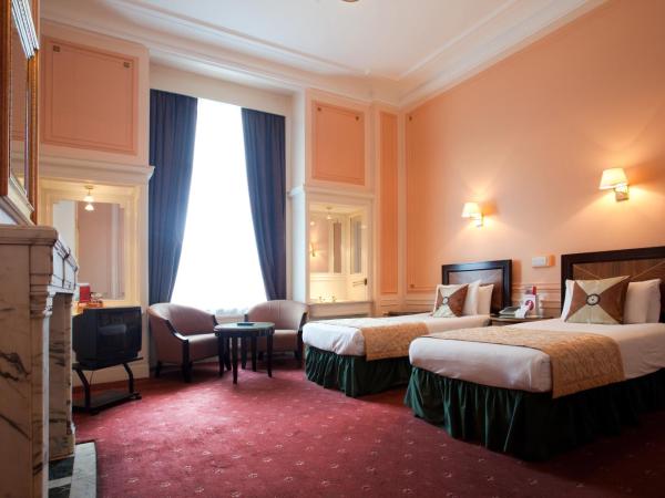 Adelphi Hotel : photo 10 de la chambre chambre lits jumeaux