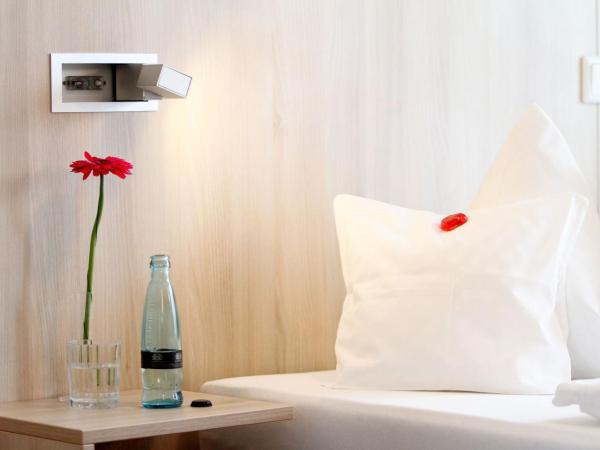 Stadthaushotel Hamburg - Inklusionshotel : photo 5 de la chambre chambre double - vue sur jardin