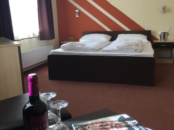 City Hotel Agoston : photo 9 de la chambre chambre lits jumeaux standard