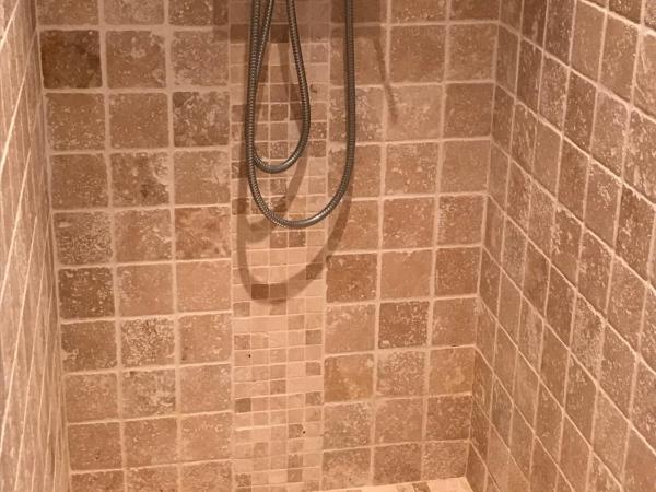 MAS DE LA FADETO : photo 8 de la chambre chambre double avec terrasse - vue sur montagne