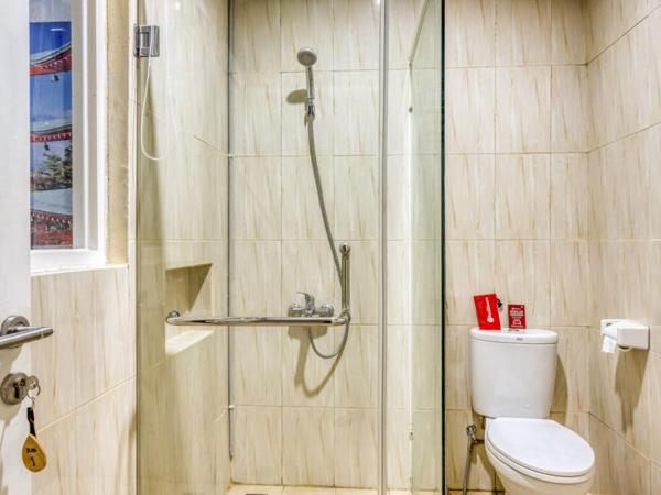 RedDoorz near Sindu Kusuma Edupark 2 : photo 5 de la chambre chambre double
