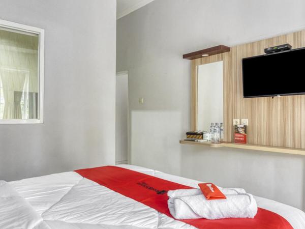 RedDoorz near Sindu Kusuma Edupark 2 : photo 3 de la chambre chambre double