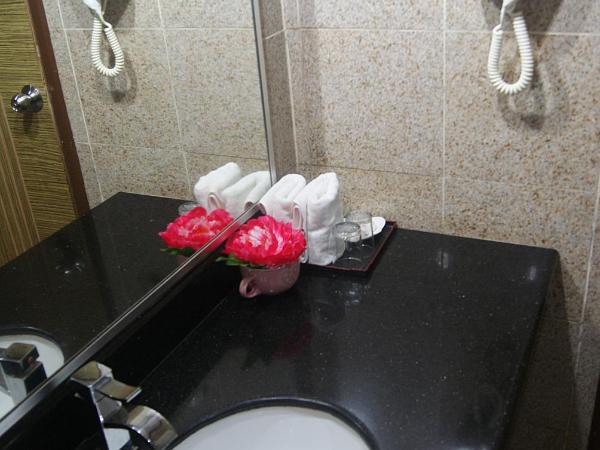 TD Plaza Hotel : photo 6 de la chambre chambre lit king-size standard